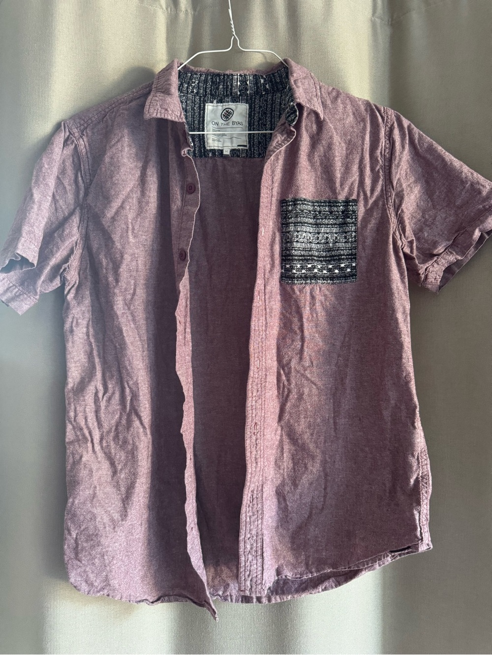 On The Byas Men's Short Sleeve Button-Up Shirt size M